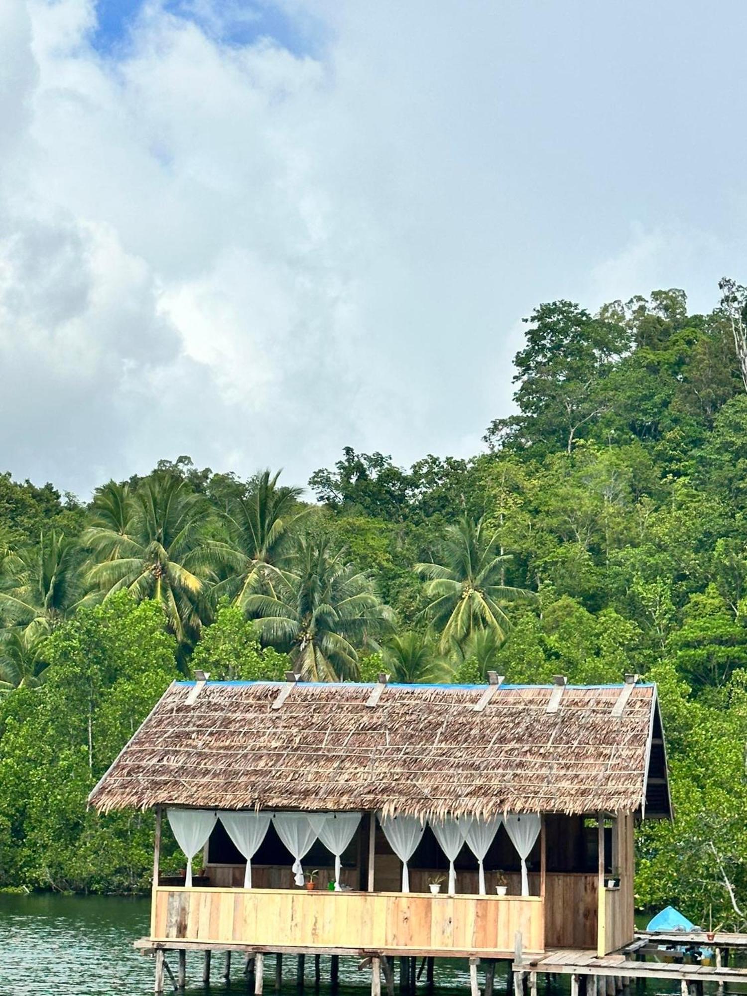 Nyanse Homestay - Raja Ampat Besir Экстерьер фото