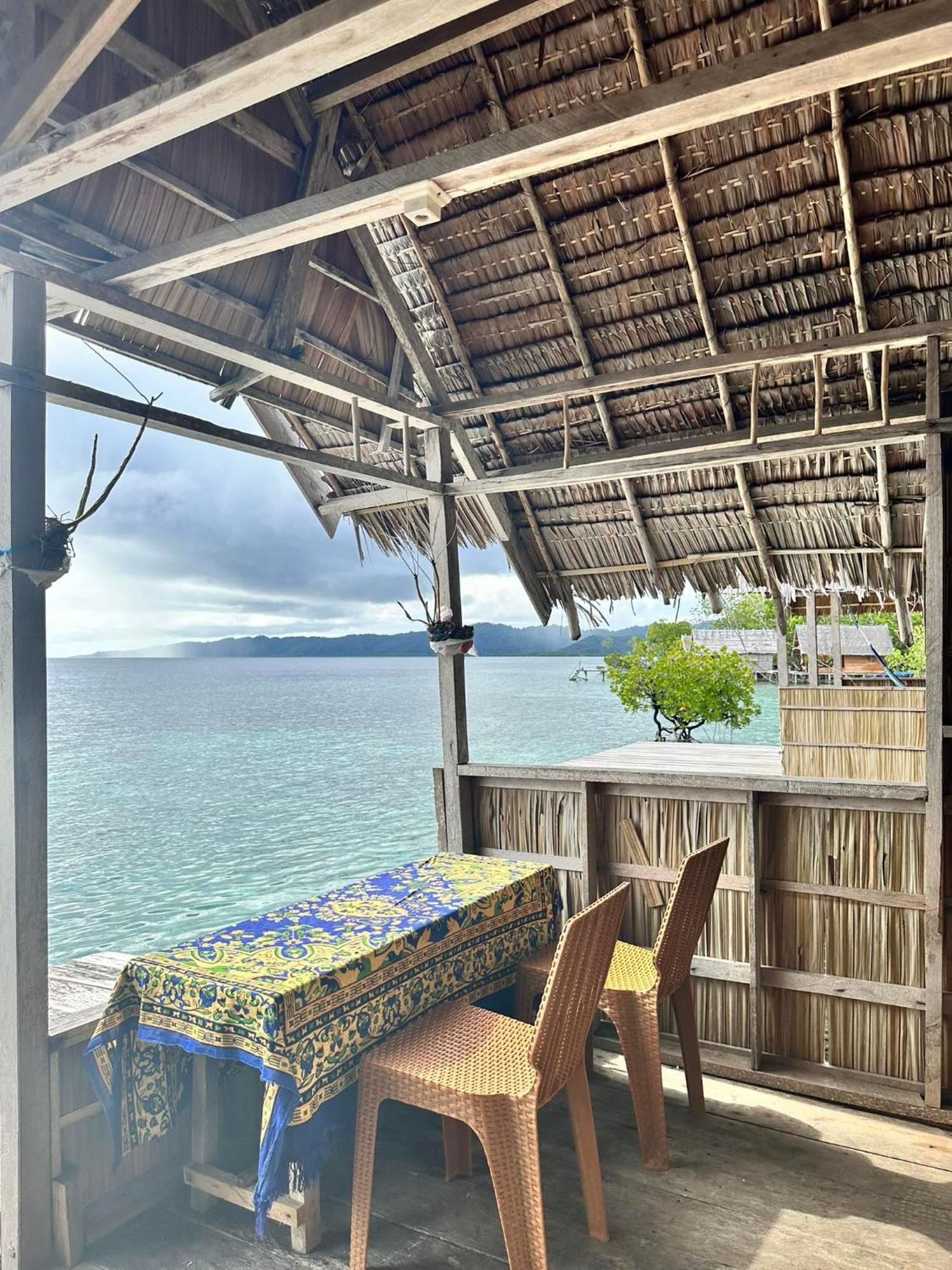 Nyanse Homestay - Raja Ampat Besir Экстерьер фото
